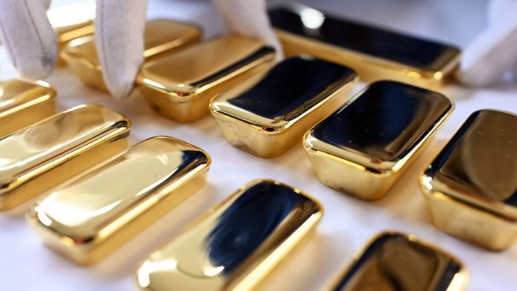 Vers 12h30, les 31,1 grammes d'or s'échangeaient en hausse de 1,06% à 4727,06 dollars. Sur un an, ils ont bondi de 72,5% (archives).