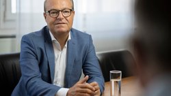 Il faudra à Ralf Müller plusieurs mois pour se remettre de ses blessures, a indiqué  mardi Ruag MRO.