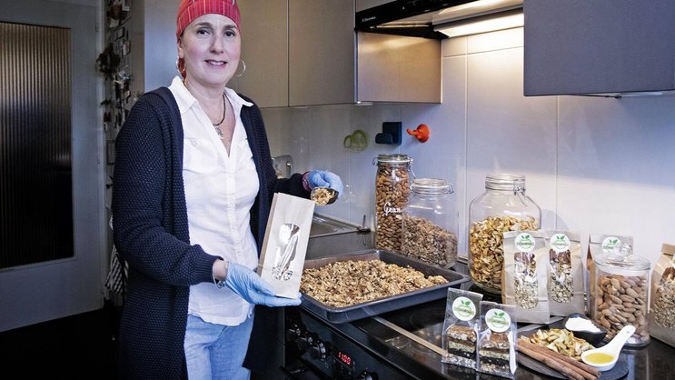 La cuisine de l’appartement familial d’Ana Castro s’est transformée en centre de production de granola.