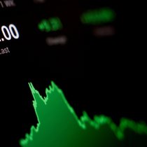 Les cours du pétrole ont reflué après avoir franchi en matinée la barre des 100 dollars le baril. (archive)