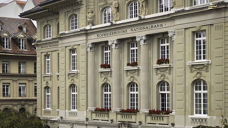 Si les stocks d'or de la BNS, soutenus par l'envolée du prix du métal précieux depuis plusieurs semaines, ont généré une plus-value en hausse, les réserves en devises étrangères, pénalisées par l'envolée du franc, ont affiché une perte (archives).