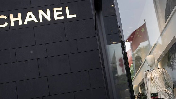 Quel profil va chercher Chanel pour ce poste considéré comme un des plus prestigieux mais aussi des plus exigeants au monde: discret ? Médiatique ? Nouvelle vague ou en fin de carrière ? Interne ou externe ? Homme ou femme ? (EPA/ANDRES MARTINEZ CASARES)