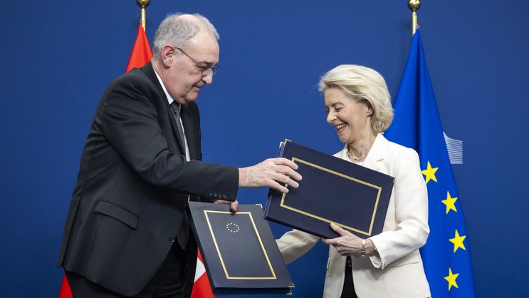 Guy Parmelin, président de la Confédération et Ursula von der Leyen, présidente de la Commission européenne, lors de la signature d’accords bilatéraux le 2 mars 2026 à Bruxelles.