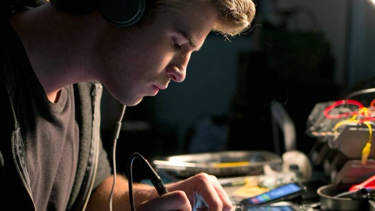 Dans le film «Paranoïa», sorti en 2013, un ingénieur télécoms, joué par Liam Hemsworth, va infiltrer une société concurrente sur requête de son CEO.