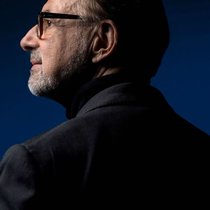 Enfant, Josef Aschbacherse, aujourd'hui âgé de 61 ans, rêvait de travailler pour l’ESA. Il a étudié la télédétection et l’observation terrestre à l’Université d’Innsbruck. Peu après avoir obtenu son diplôme, il commence sa carrière au sein de l’Agence spatiale européenne et gravi les échelons jusqu’au poste de chef.