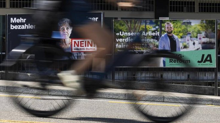 Affiches de campagne dans la rue en vue de la votation le 22 septembre sur la réforme de la LPP.