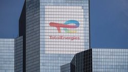 Le géant pétrolier a profité de la croissance de sa production d'hydrocarbures de plus de 4% sur un an tandis que le prix du pétrole a reculé de plus de 10 dollars par baril d'une année sur l'autre, souligne-t-il.