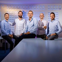 L’équipe de Sway Finance (au centre, le CEO Philippe Nicolet) propose une plateforme qui permet d’automatiser la récolte des transactions effectuées sur les comptes bancaires des entreprises.
