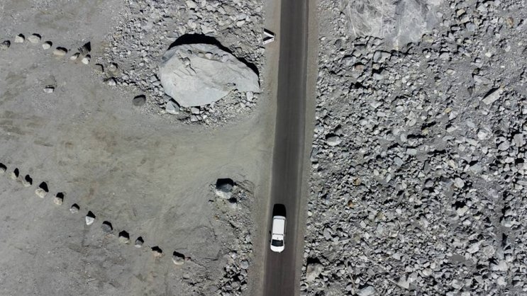 Le gouvernement tessinois a donné jeudi des informations sur la reconstruction des vallées de la Maggia et de la Bavona. La route de la vallée de la Bavona (en photo) a été fortement endommagée lors des intempéries de juin 2024 (archives).