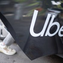 Les Jurassiens peuvent désormais commander un taxi Uber, comme tous les autres Suisses. (archive)