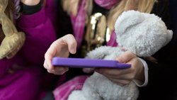 Les géants de la tech sont soupçonnés d'avoir sciemment conçu leurs plateformes pour les rendre addictives pour les plus jeunes. (archive)