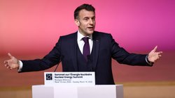 Emmanuel Macron a vanté le nucléaire comme un "facteur d'indépendance", à l'ouverture du Sommet sur l'Energie nucléaire à Paris mardi.