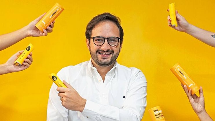 La start-up veut convaincre les établissements d’adopter le décapsuleur connecté pour récolter des données et les récompenser en retour.