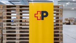 Plus de colis, moins de lettres et coûts croissants, annonce mardi la Poste après les trois premiers trimestres 2025. (archives)