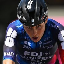 La cycliste genevoise et ancienne kayakiste olympique Elise Chabbey a remporté, en 2025, le dernier Tour de Romandie féminin. Lors de cette édition, les sponsors étaient près d'une trentaine dont le groupe de recyclage Bader, la Banque du Léman, les montres Tissot et les cosmétiques C-Derma, notamment.