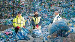Même salaire, même uniforme: Serbeco, une entreprise de recyclage et de tri des déchets, joue à fond la carte de l’intégration.