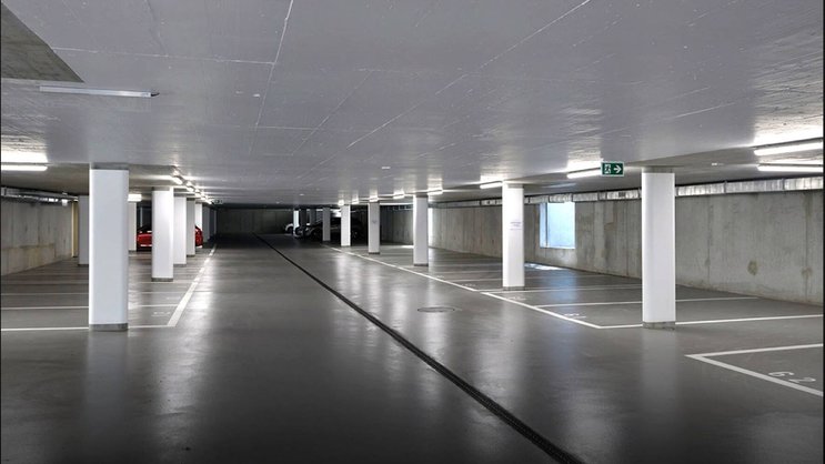A mesure qu’elles se font rares en ville, les places de parking prennent de la valeur. Cet investissement peut se révéler intéressant, à condition de se montrer patient ou d’en posséder plusieurs.