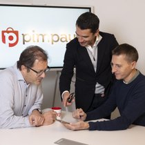 L’entreprise lausannoise PimPay, fondée en 2025, a lancé en juillet dernier une application de paiement mobile conçue comme une alternative à Twint et aux terminaux de cartes bancaires. Ici ses reponsables, de gauche à droite: André Renfer, Maxime Charbonnel et Maxime Monod.
