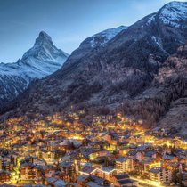 Des villages comme Zermatt ou Verbier sont encore très prisés des étrangers qui apprécient le luxe.