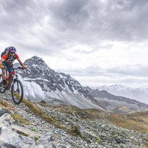 Alban Aubert a testé un prototype sur les 250 km séparant Chamonix et Zermatt. Il ne lui a fallu que dix heures de recharge, contre septante-cinq avec une batterie traditionnelle
