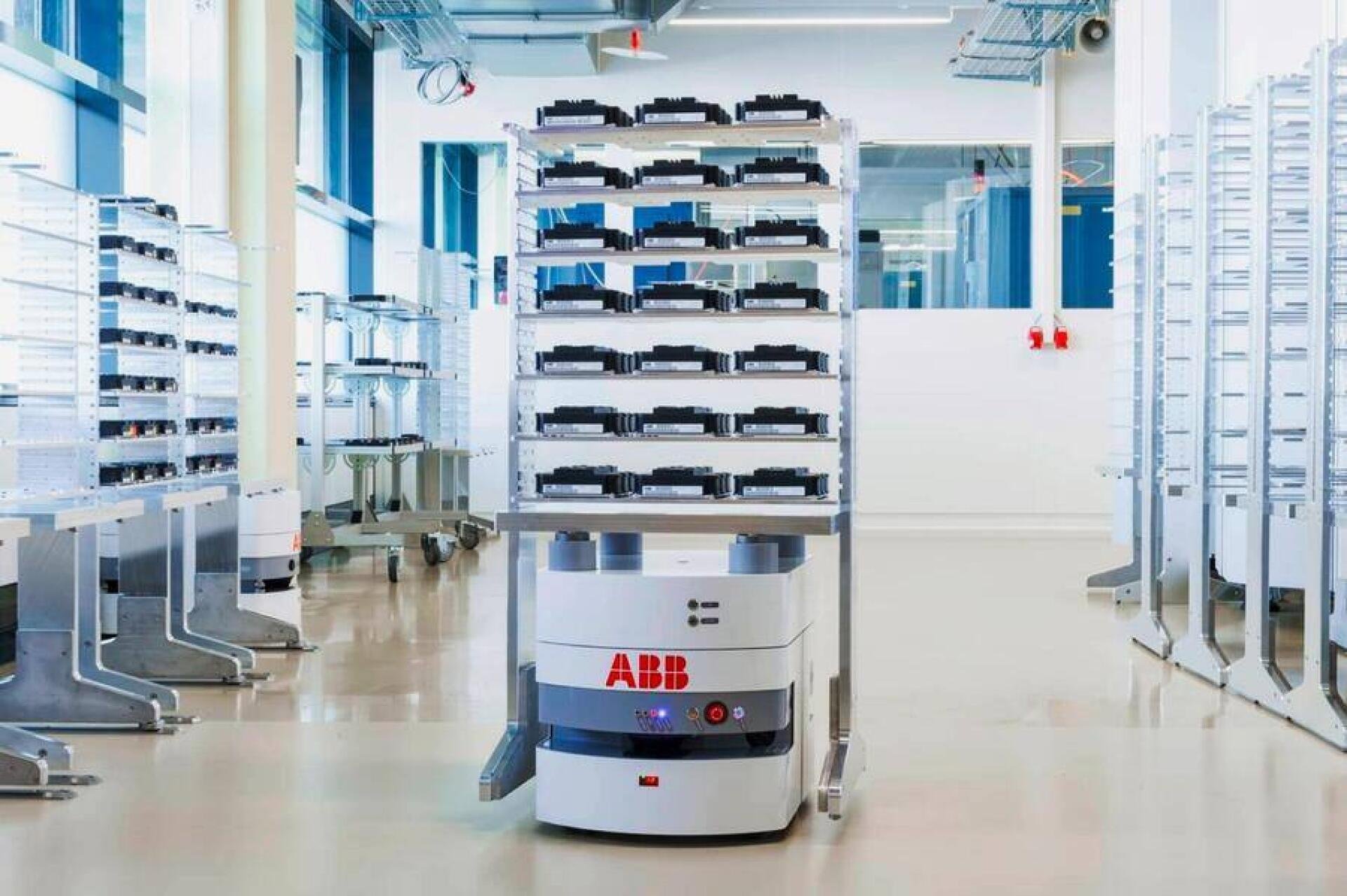la_collaboration_entre_la_societe_vaudoise_bluebotics_et_la_heig-vd_a_permis_de_creer_une_interface_de_visualisation_pour_superviser_une_flotte_de_robots.jpg