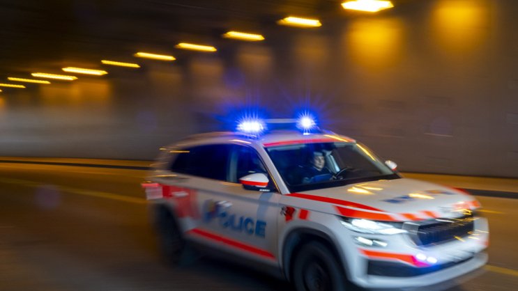 La police genevoise s'est rendue rapidement dans la société braquée à Meyrin (GE) mais les malfrats ont pris la fuite et étaient toujours recherchés (archives).