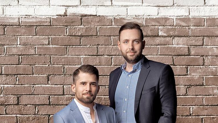 Fabrice Carrel et Christopher Englund veulent amener de la transparence sur le marché des pompes funèbres.