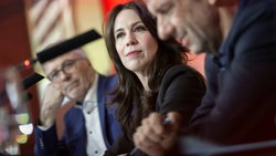 La SSR veut économiser 270 millions de francs d’ici 2029 et couper jusqu'à 900 postes. Photo: la directrice générale de la SSR Susanne Wille (archives).