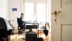 Le nombre d'offres d'emploi proposant la possibilité de travailler à domicile a presque quadruplé par rapport à la période précédant la pandémie.