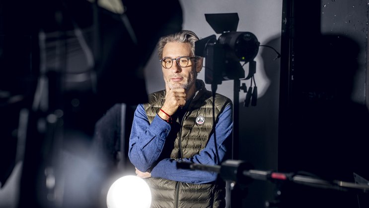 La société Point Prod (en photo, le directeur associé David Rihs) est active au sein d’un bâtiment nommé Le Cube. Ce hub audiovisuel et digital genevois rassemble plusieurs entreprises et agences du Groupe Point Prod Actua, ainsi que la chaîne de télévision Léman Bleu.