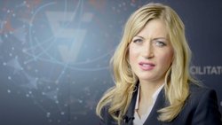 Olga Feldmeier (44 ans) a fondé en 2017 sa propre entreprise Smart Valor, une place de marché pour les cryptomonnaies.
