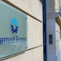 Pernod Ricard peine aux Etats-Unis où les alcools européens sont soumis depuis août à 15% de droits de douane et où des stocks ont été constitués en amont (archives).