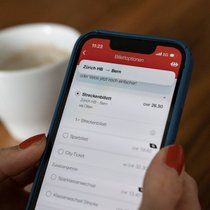 « En raison de problèmes techniques, la connexion au SwissPass n'est actuellement possible que de manière limitée », pouvait-on lire lundi sur de nombreux téléphones mobiles suisses.