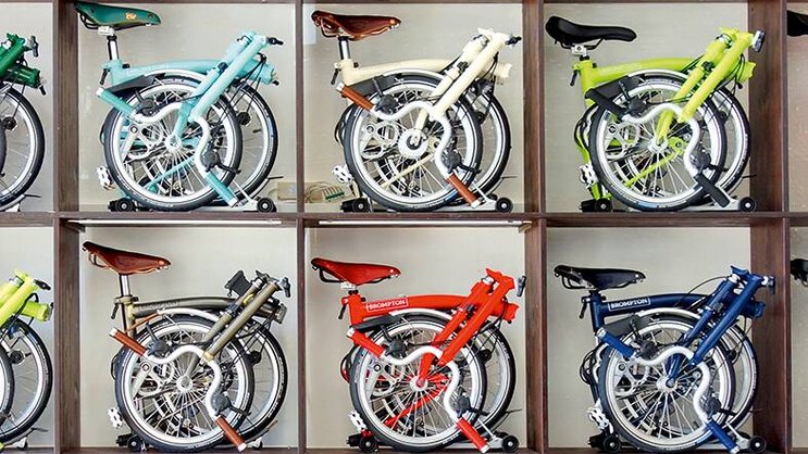 Le magasin La Pédale, à Lausanne, spécialisé dans les vélos pliables de la marque Brompton, fait aussi office de «café-vélo».