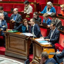 L'Assemblée nationale française a rétabli la suspension de la réforme des retraites.
