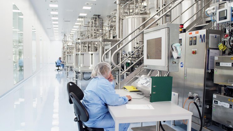 Installé à Fribourg depuis 1996, le géant pharma belge va créer 80 emplois supplémentaires d'ici 2030 et dépasser le cap des 800 collaborateurs.