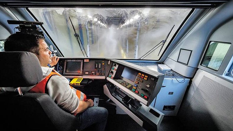 Des professions comme conducteur ferroviaire nécessitent des mesures de prévention et de santé accrues de la part des entreprises.