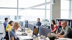 Pour beaucoup, le travail en open space est une horreur. Ils préfèrent travailler depuis chez eux et se concentrer sur des tâches spécifiques.