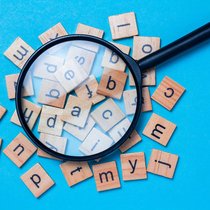 Souvent précédés de hashtags lorsqu’ils sont brandis sur les réseaux sociaux, de nombreux néologismes ont fait leur irruption dans le langage professionnel ces dernières années.