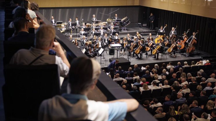 L'Orchestre de la Suisse romande (OSR) a eu le privilège d'inaugurer la nouvelle salle de concert.
