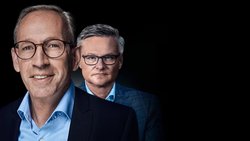 Philip Wyss (à gauche), CEO de Coop et Mario Irminger, patron de Migros.