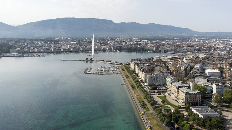 Rares sont les analystes interrogés qui prédisent un choc des prix de l'énergie, une forte volatilité des devises ou un taux directeur négatif en Suisse comme principaux risques sur les marchés financiers en 2025.