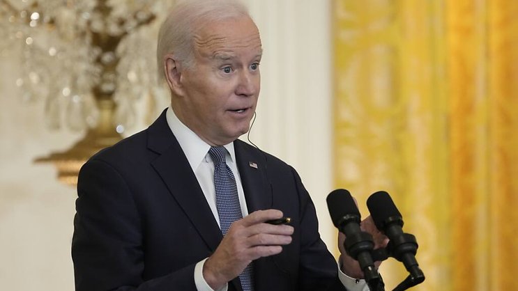 Face à la perspective d'une grève à compter du 9 décembre, le président américain Joe Biden, grand partisan du transport ferroviaire, avait exigé du Congrès qu'il passe en force législativement, ce qu'il est habilité à faire