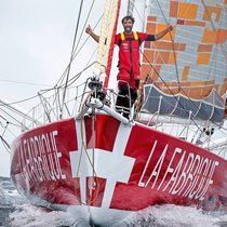 Alan Roura est le nouveau détenteur du record de la traversée de l’Atlantique Nord en monocoque et en solitaire: 7 jours, 16 heures et 55 minutes.