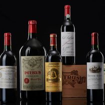 La collection du discret milliardaire était conservée avec beaucoup de soin dans sa cave à Lucerne. Les Petrus, Lafleur, Clos de Tart ou Domaine Leroy étaient stockés dans leurs caisses en bois d’origine.