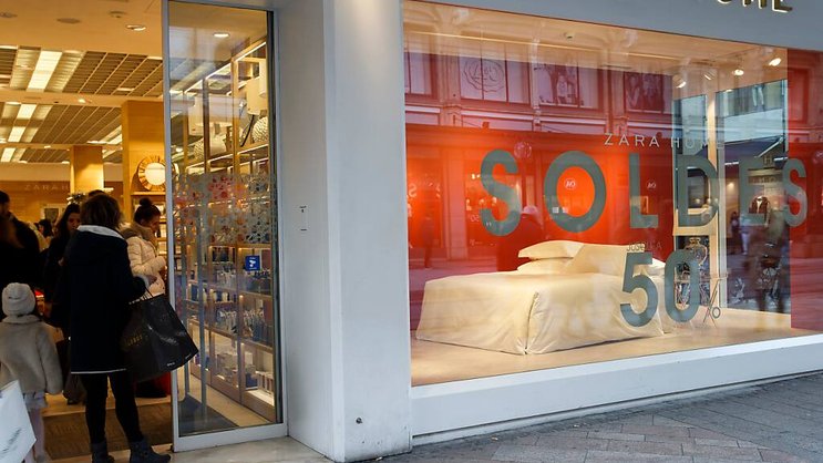 Entre août et fin octobre, Inditex, propriétaire notamment des magasins Zara, a dégagé un bénéfice net de 1,68 milliard d'euros (1,56 milliard de francs), 6% de plus que les 1,59 milliards d'euros du troisième trimestre 2023 (archives).