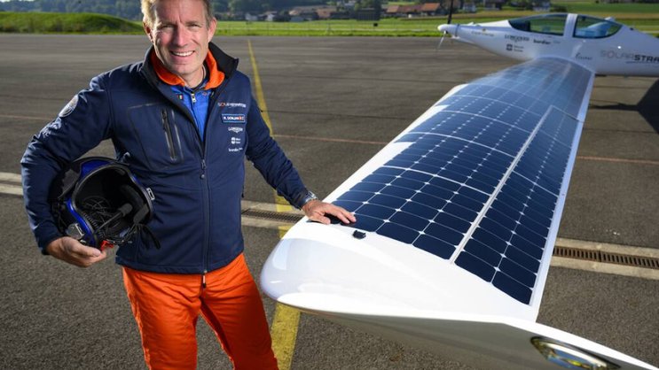 La mission ultime du projet SolarStratos et de son éco-explorateur Raphaël Domjan consiste à atteindre la stratosphère grâce à l'énergie solaire lors d'un vol qui durera entre six et huit heures.