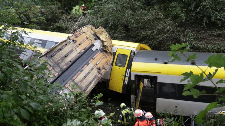 Le déraillement dans le Baden-Württemberg a fait au moins quatre morts et plusieurs blessés.