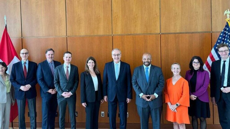 Le ministre de l'économie Guy Parmelin (cinquième à partir de la droite) a rencontré des représentants d'entreprises suisses aux Etats-Unis.