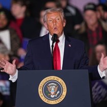 Donald Trump avait choisi pour cette réunion, présentée comme la première d'une série à travers le pays, le complexe hôtelier du Mount Airy Casino.